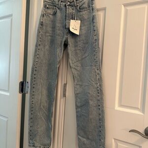 Djerf Avenue Women's Relaxed Leg Jeans in Washed Blue